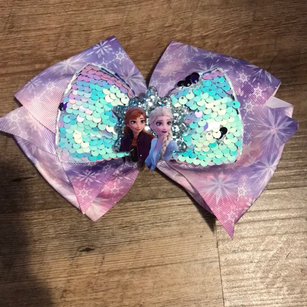 Frozen girl bow